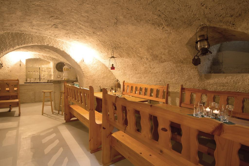 Zemianska Kuria Vachtar Hotel Kralova Lehota Luaran gambar