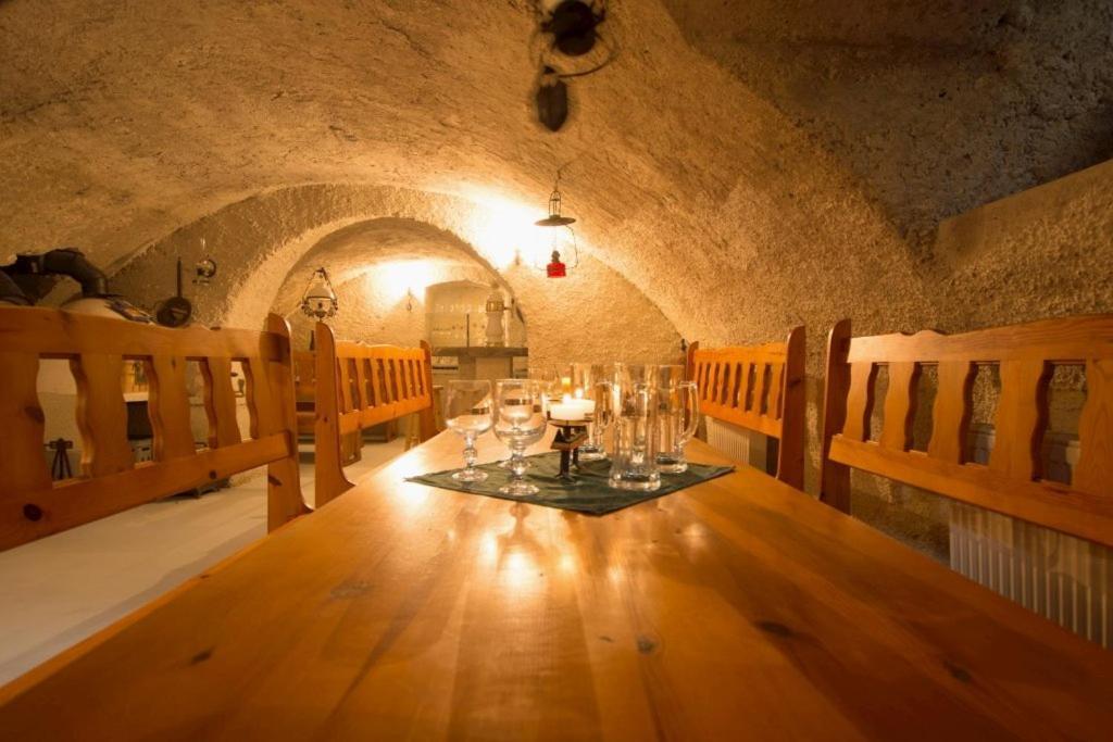 Zemianska Kuria Vachtar Hotel Kralova Lehota Luaran gambar