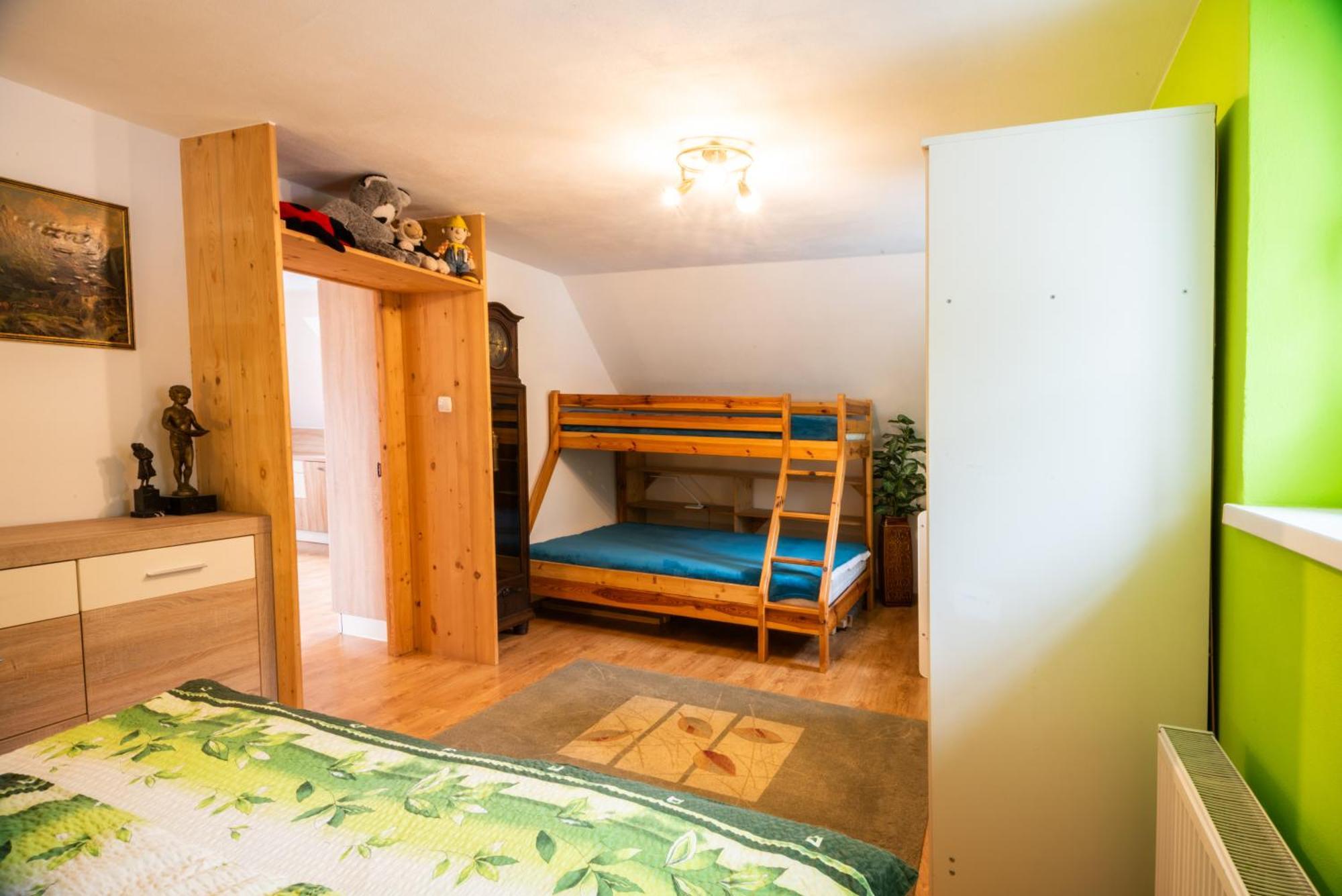 Zemianska Kuria Vachtar Hotel Kralova Lehota Luaran gambar