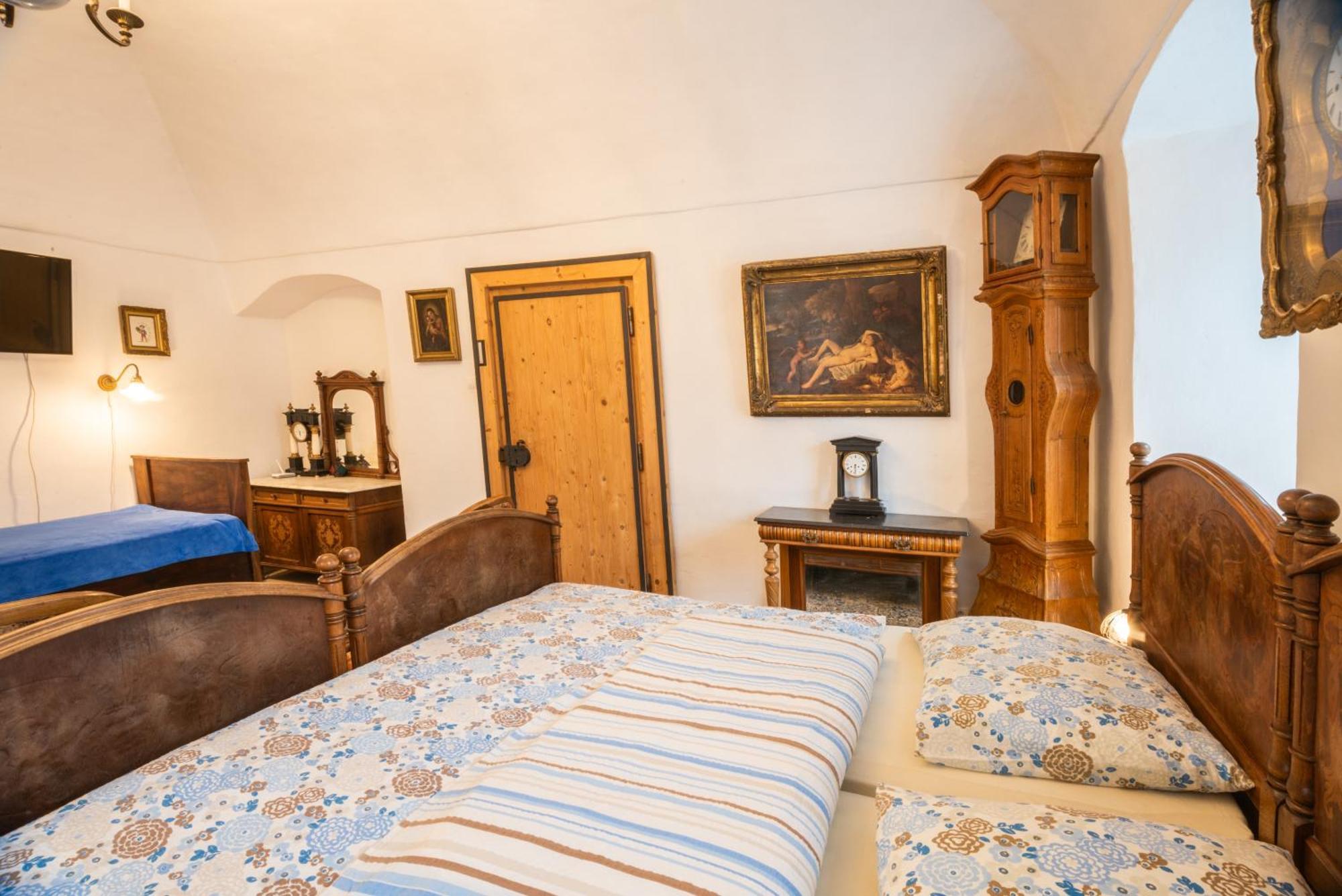 Zemianska Kuria Vachtar Hotel Kralova Lehota Luaran gambar